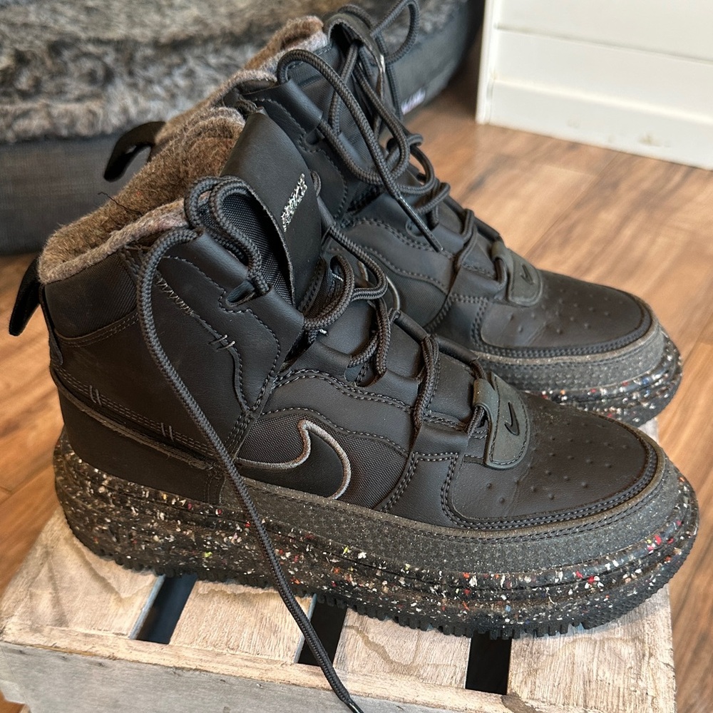 Nike Boys Black Air Force 1 Boots Size 6.5
